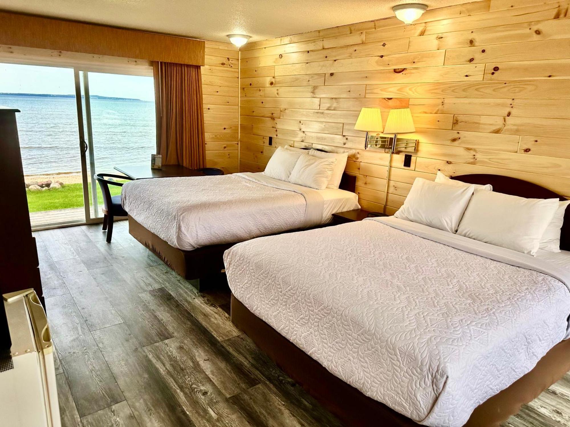 Sunrise Beach Motel Mackinaw City Eksteriør billede
