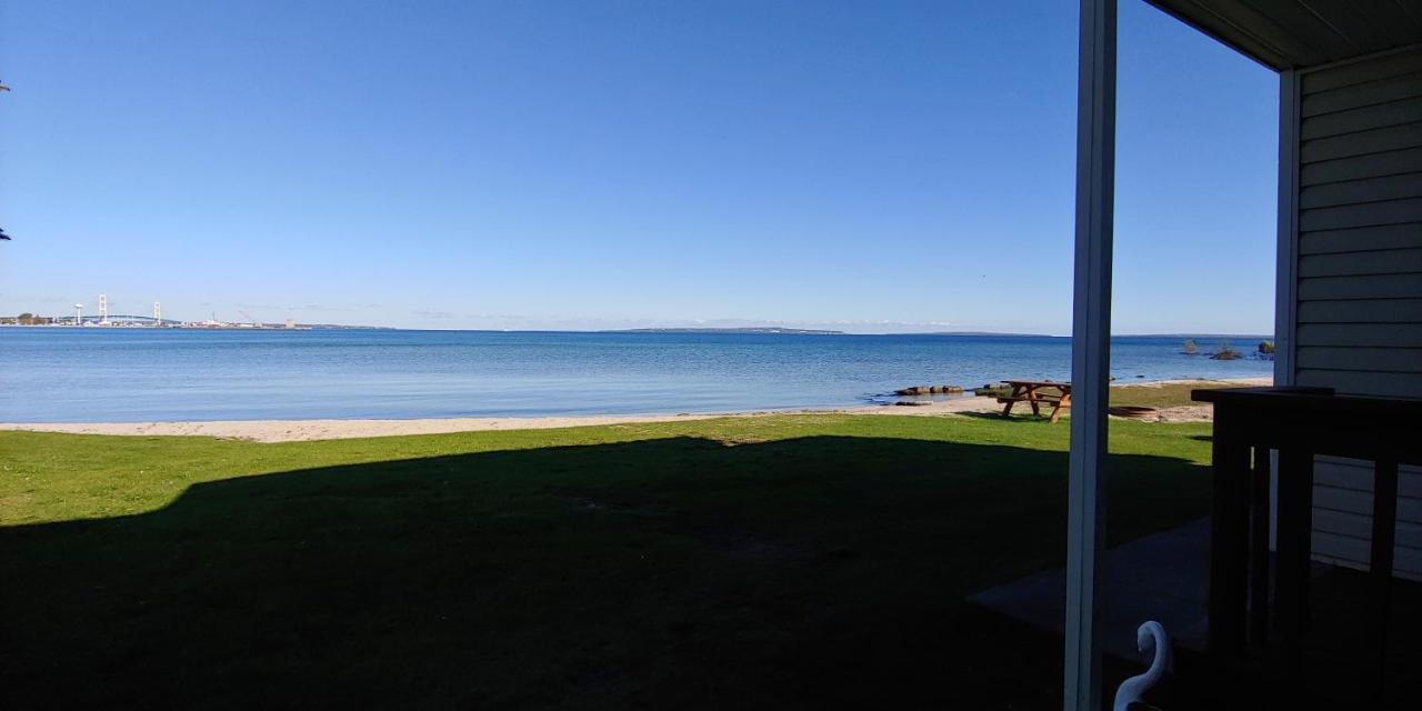 Sunrise Beach Motel Mackinaw City Eksteriør billede