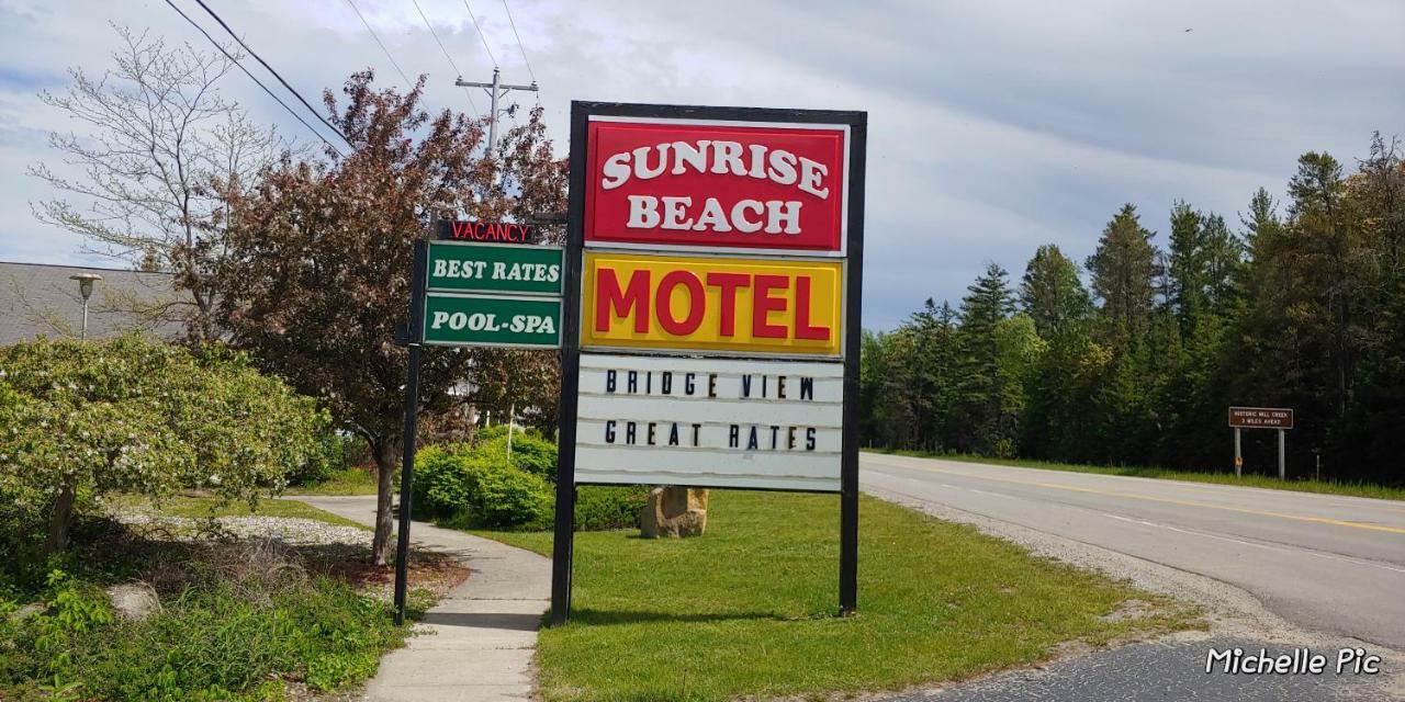 Sunrise Beach Motel Mackinaw City Eksteriør billede